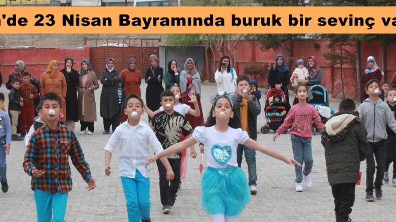 Afşin’de 23 Nisan Bayramında buruk bir sevinç vardı.