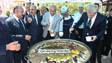 Büyükşehir’den 7 Bin Kişiye Aşure İkramı.