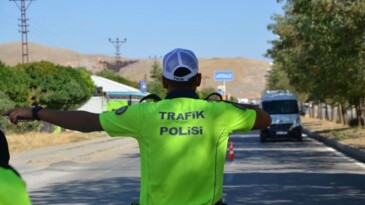 Afşin Polisi Motosiklet denetimlerini aralıksız sürdürüyor.