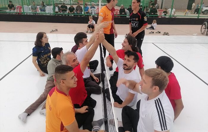 Afşin’de ilk kez Paravolley Maçı düzenlendi.