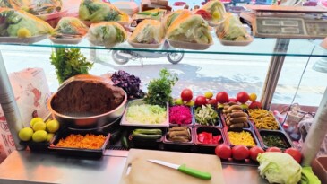 Adıyaman Çiğköfte’de Her ayın 15’inde Yüzde 50 Bedava uygulaması devam ediyor.