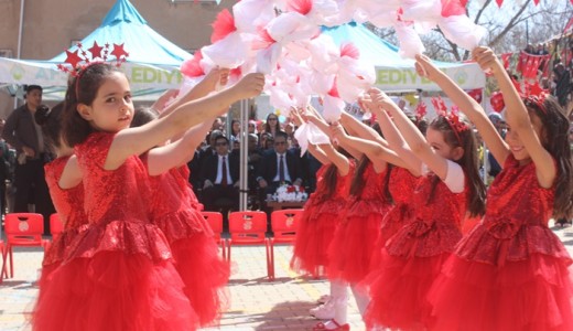 23 Nisan Törenleri İlçemizde Afşinbey İlkokulunda gerçekleştirildi.