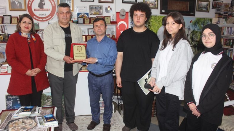 Afşin Anadolu Lisesinden Haberin Merkezine Plaketli Teşekkür ziyareti.