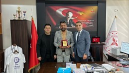 İşadamı Mustafa Yıldız’a Sağlık Hizmetlerine katkı teşekkürü.