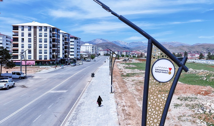 Büyükşehir Afşin’de Şehit Fırat Yılmaz Çakıroğlu Caddesi’ni Yeniledi.