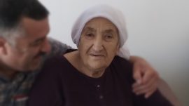 Hakikat Kanat vefat etti.