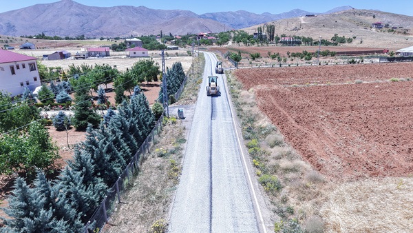 Afşin Kırsalında Ulaşım Rahatlıyor; Altunelma – Arıtaş Yolu Yenilendi