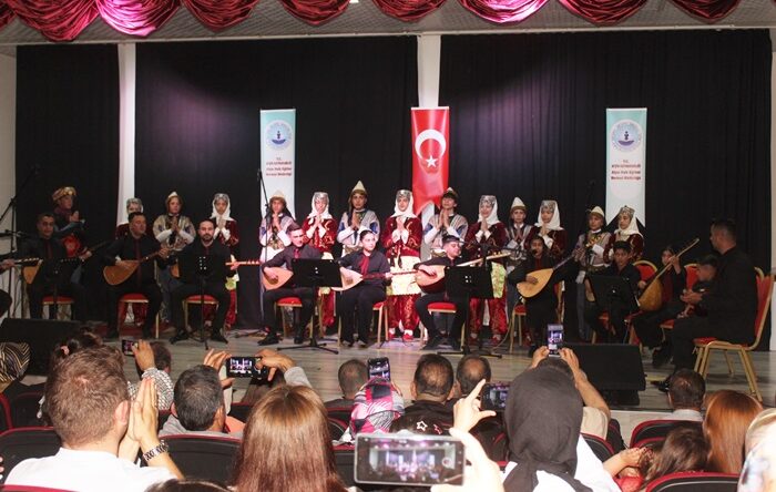 Afşin Halk Eğitimi Merkezinden “Hem Saz Hem Söz” Konseri.