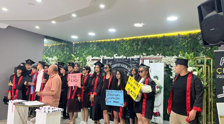 Karaoğlan’da 8. Sınıf Mezuniyet Töreninde Coşku ve Duygular Bir Aradaydı.