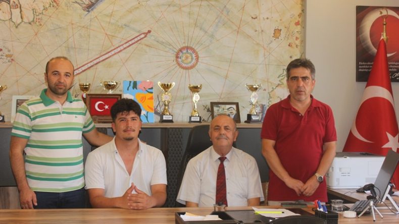 Özel Karaoğlan Koleji yine Afşin Birincisi çıkardı.