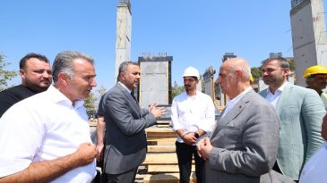 Kirişci ve Toptaş, Kale Gençlik Merkezi inşaatında incelemelerde bulundu.