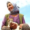 KEDİ DOSTU KADIN…