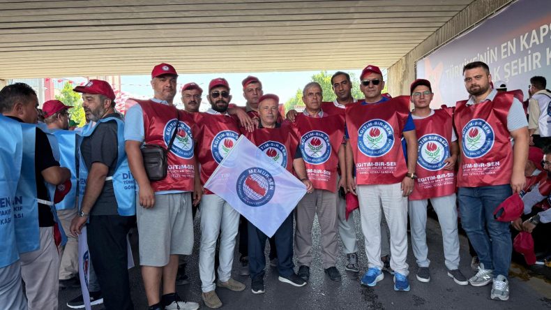 Eğitim Bir Sen Afşin ilçe Başkanlığı üyeleri Ankara’da Memur Eylemine katıldı.