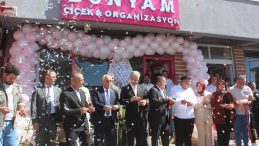 Afşin’de DÜNYAM Çiçek ve Organizasyon için açılış töreni düzenlendi.
