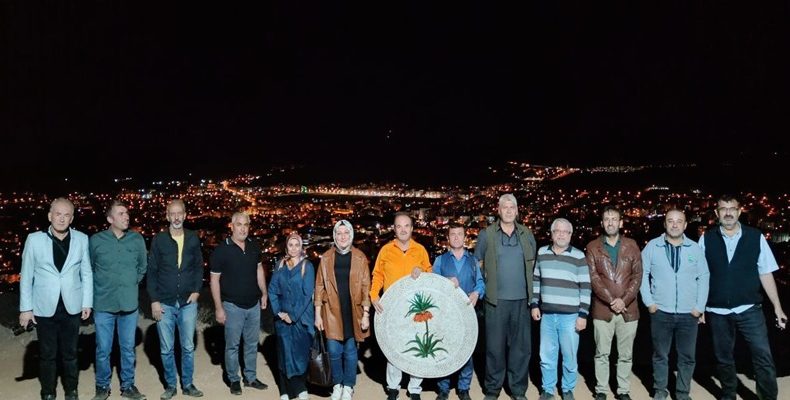 Merkez Yayın Grubu 6 Yazı İşleri Müdürü ve 8 Yayın Yönetmeni ile hizmet veriyor.