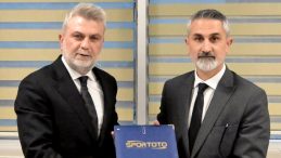 Büyükşehir’den 11 İlçeye 35 Yeni Sentetik Saha.