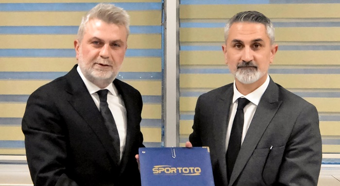 Büyükşehir’den 11 İlçeye 35 Yeni Sentetik Saha.