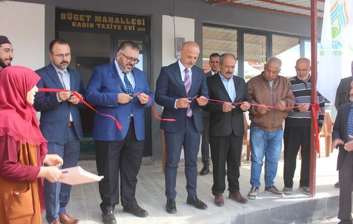 İşadamı Nazmi Yetgin tarafından Büğet Mahallesinde yaptırılan Taziye Evi ve İmam Lojmanı açıldı.