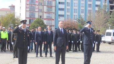 Cumhuriyet Bayramı kutlamaları Afşin’de Çelenk Sunumu ile başladı.