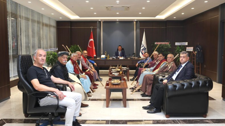 Eshab-ı Kehf Gönül Elçilerinden Kahramanmaraş Ticaret ve Sanayi Odasına ziyaret.