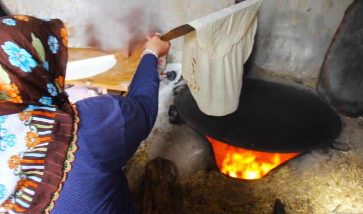 Afşin’de Kış Ekmekleri yapımı devam ediyor.