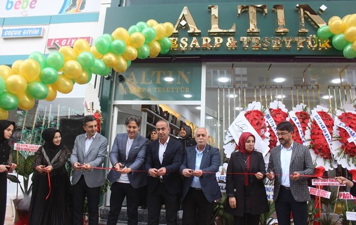Afşin’de Altın Eşarp ve Tesettür firması için açılış töreni düzenlendi.