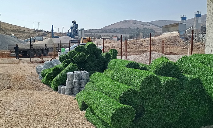Kardeşler Tel-Çit Yaz,Kış demeden hizmet vermeye devam ediyor.