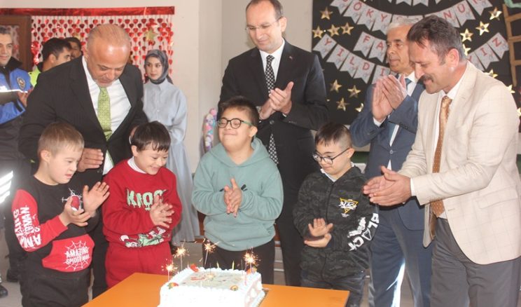 Afşin’de Dünya Engelliler Günü programı yapıldı.