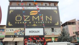 ÖZMİN Tesettür,Eşarp,Şal,Çanta ve Cüzdan’dan sonra Bayan Giyimde Afşin’lileri bekliyor.