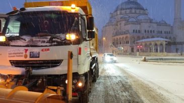 Kuzey İlçelerde Karla Mücadele Aralıksız Sürüyor.