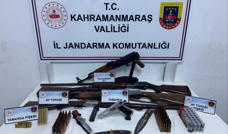 Afşin Jandarma ekipleri Kaçak Silah ve Mühimmat ele geçirdi.