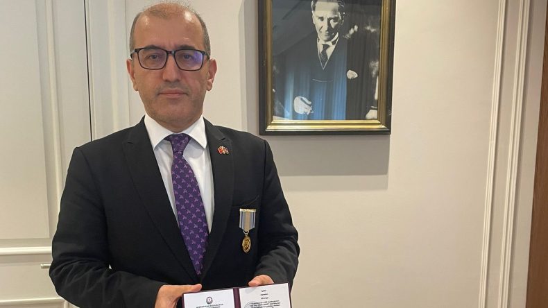 Hemşehrimiz İşbilir, Azerbaycan Cumhuriyeti Madalyası ile taltif edildi.