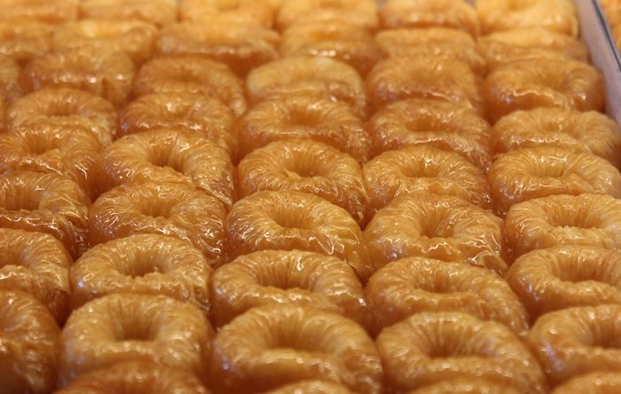 En taze ürünler Karamel Pastanesinde sizleri bekliyor.