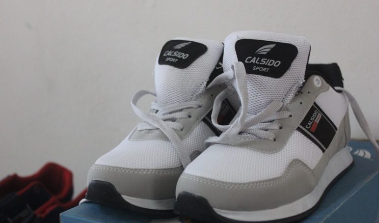 Afşin Mevsim Ayakkabı’da Seç-Al 250 Tl rüzgarı.