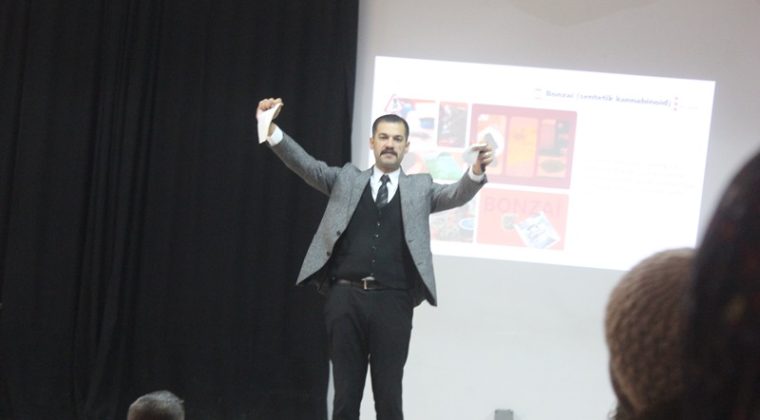 Afşin’de Bağımlılıkla Mücadele semineri verildi.