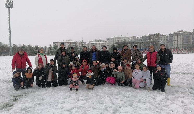 Afşin’de Görülmemiş Kardan Adam Şenliği yaşandı.