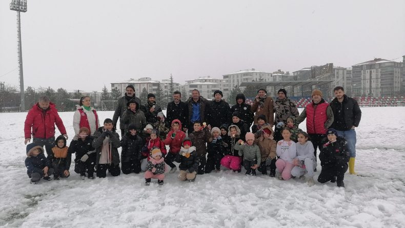 Afşin’de Görülmemiş Kardan Adam Şenliği yaşandı.