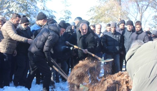 Afşin’in Doğan Dayısı son yolculuğuna uğurlandı.