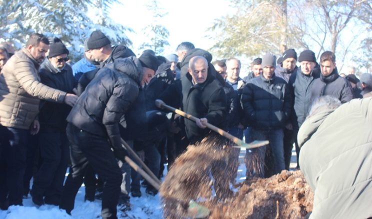 Afşin’in Doğan Dayısı son yolculuğuna uğurlandı.