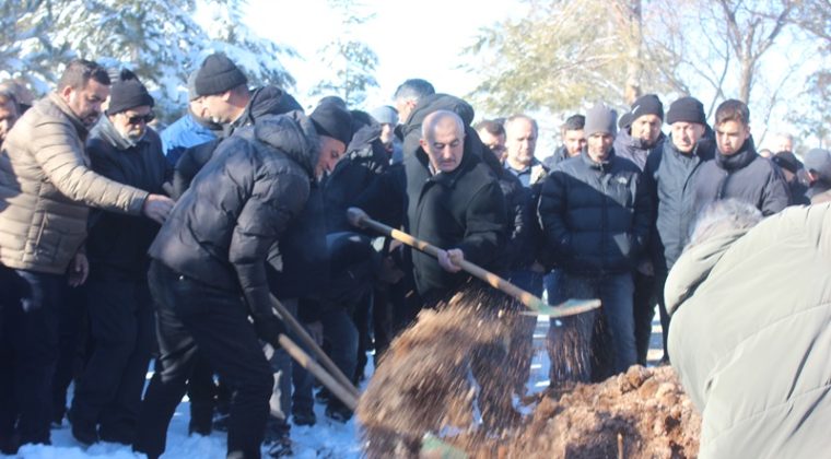 Afşin’in Doğan Dayısı son yolculuğuna uğurlandı.