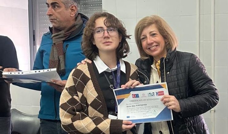 Afşinli hemşehrimizden İspanya’da İngilizce Sunum!