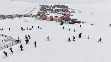 Akdeniz’in Kayak Merkezi Yedikuyular’a Yoğun İlgi.