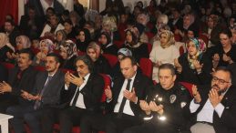 “Gençlerin Mutlu Gelecek Planı” Konferansı Prof. Dr. Halis Aydemir’in katılımıyla gerçekleşti.