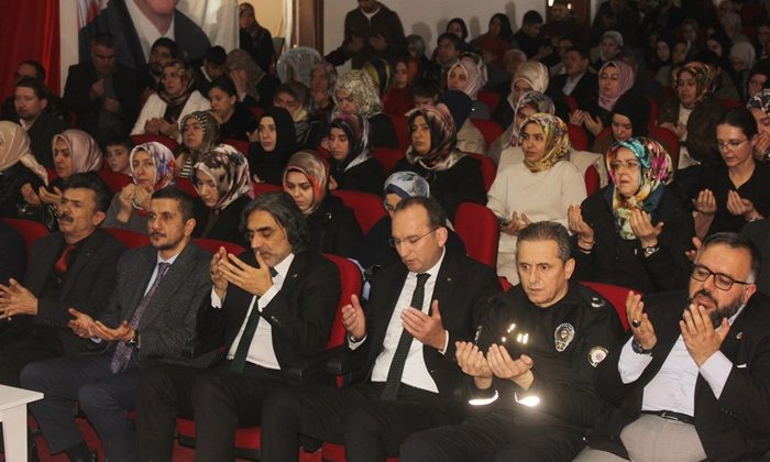 “Gençlerin Mutlu Gelecek Planı” Konferansı Prof. Dr. Halis Aydemir’in katılımıyla gerçekleşti.