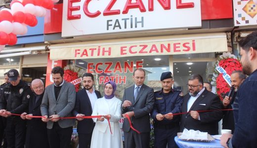 Afşin’de hizmete başlayan Fatih Eczanesi için açılış töreni yapıldı.