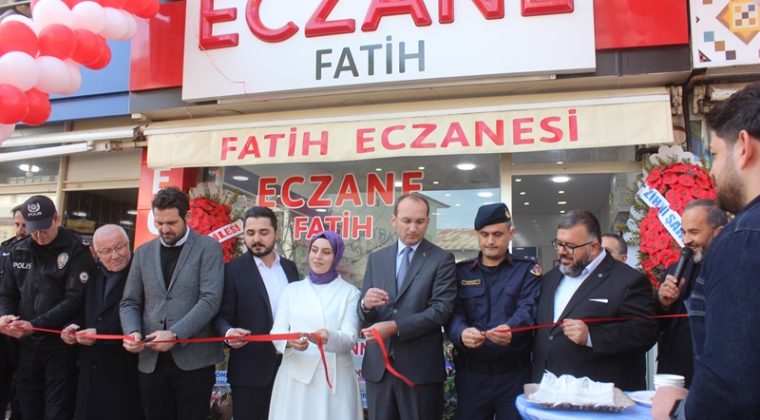 Afşin’de hizmete başlayan Fatih Eczanesi için açılış töreni yapıldı.