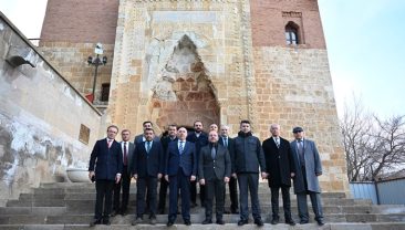 KSÜ Rektörü Prof. Dr. Mahmut Ak, Afşin’de İftar Programına Katıldı ve İncelemelerde Bulundu.