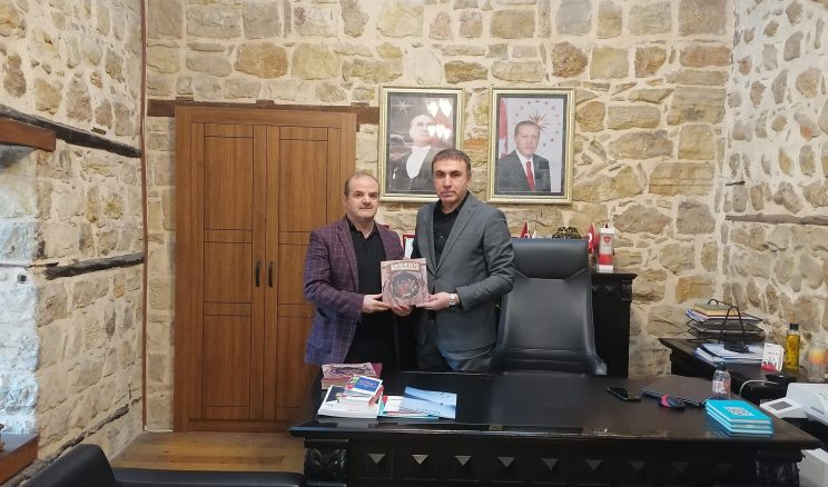 Kahramanmaraş Büyükşehir Belediyesi tarafından Ashab-ı Kehf Kitabı yeniden basıldı.