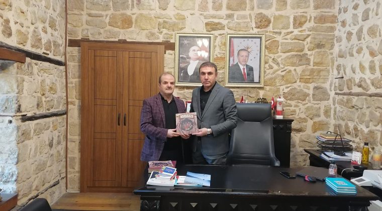 Kahramanmaraş Büyükşehir Belediyesi tarafından Ashab-ı Kehf Kitabı yeniden basıldı.