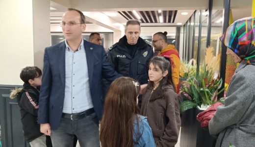 Afşin’de Dünya Yetimler gününde İftar Sofrası Yetim ve Öksüzler için kuruldu.